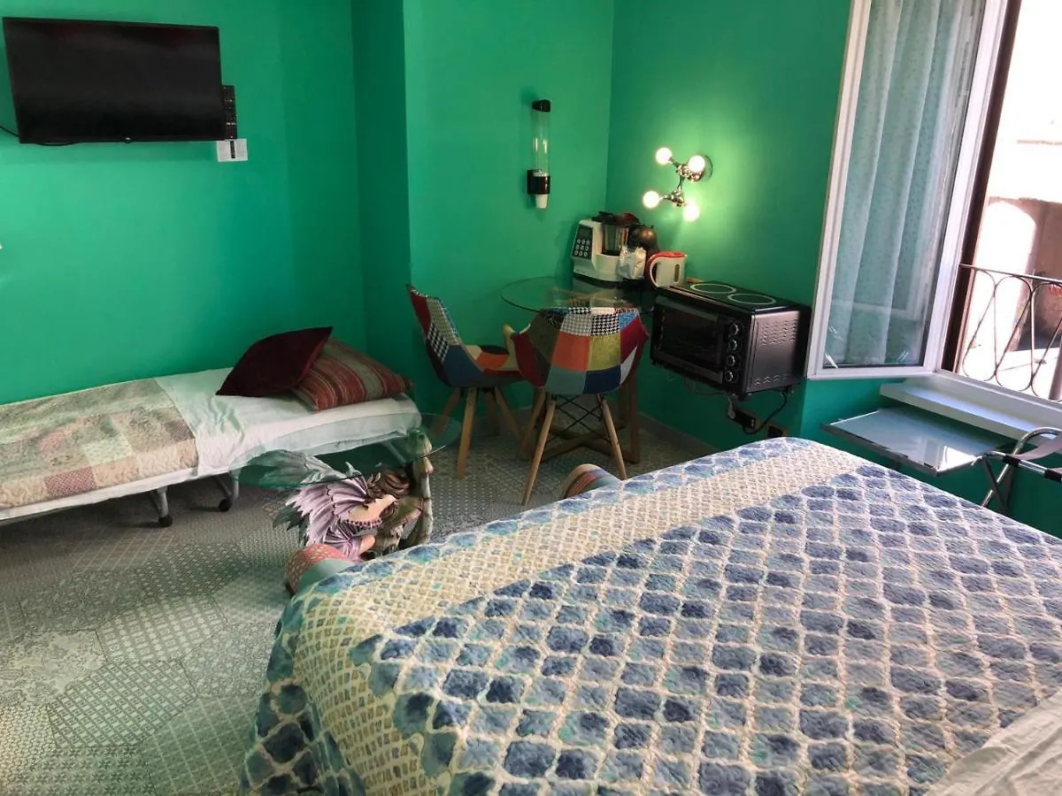 S.P.T. Bed & Breakfast Bed & Breakfast Rome 3*,
